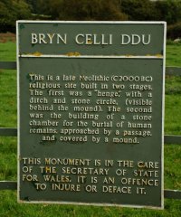 Bryn Celli Ddu - historic signage